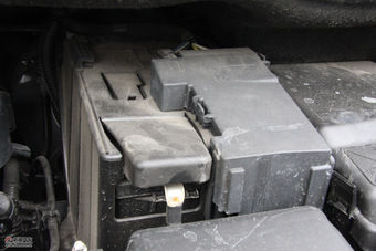C4毕加索发动机、底盘及后备箱