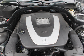 奔驰E300优雅型