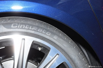 全新奔驰E级长轴距车型北京车展首发