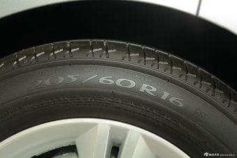 2012款福克斯两厢1.6L手动风尚型