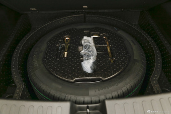 2015款宝骏560 1.8L手动精英型