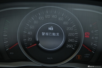 2015款沃尔沃XC60 3.0T T6智逸版