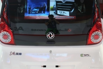 2014年第12届广州国际车展 图为：东风风神E30L