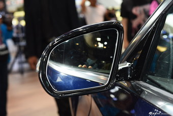 全新奔驰E级长轴距车型北京车展首发