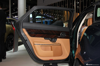 2016北京车展实拍：捷豹XJL