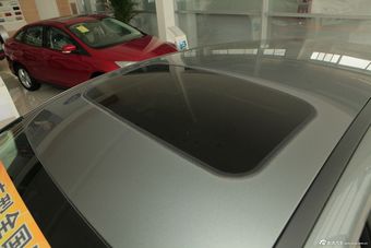 2012款福克斯两厢1.6L手动风尚型
