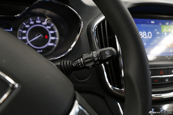 2015款宝骏560 1.8L手动精英型