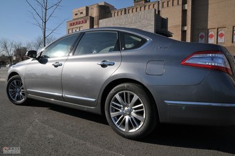 2011款天籁公爵实拍