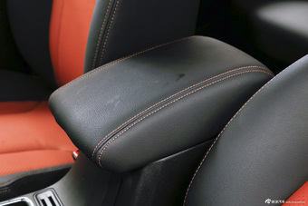 2015款宝骏560 1.8L手动精英型