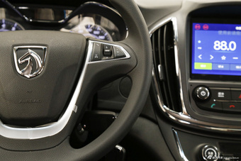 2015款宝骏560 1.8L手动精英型