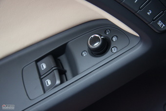  2010 Audi A5Coup é 2.0T style interior