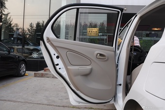 2014款启辰R30 1.2L手动优享版