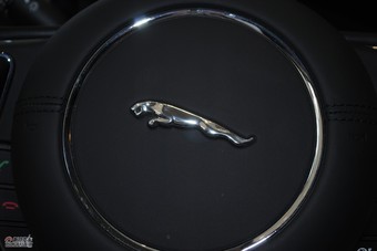 2010款捷豹XJ全景奢华版车辆内饰