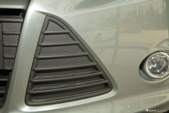 2012款福克斯两厢1.6L手动风尚型