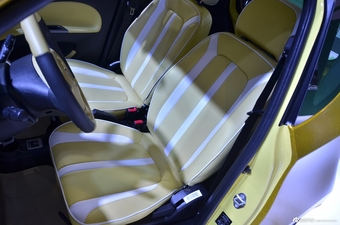 2014年第12届广州国际车展 图为：知豆