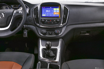 2015款宝骏560 1.8L手动精英型