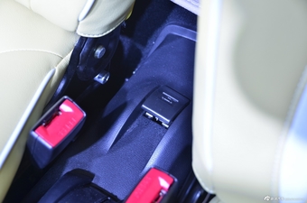 2014年第12届广州国际车展 图为：知豆