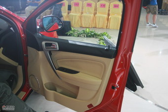 2010款奇瑞A3上市现场图