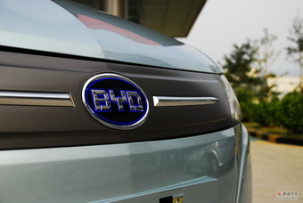 比亚迪E6纯电动车外观实拍