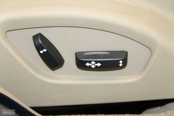 2011款S80L T4内饰细节