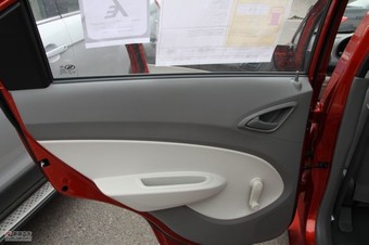 2010款新赛欧三厢1.2L手动理想版