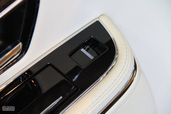 2012款捷豹XJL到店实拍