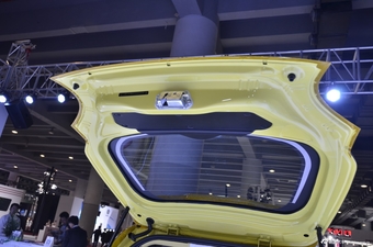 2014年第12届广州国际车展 图为：知豆