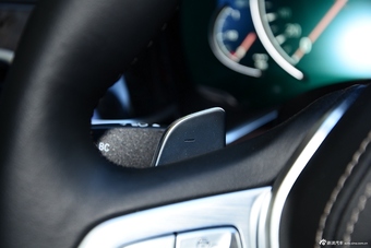 2017款宝马7系740Li 3.0T自动领先型