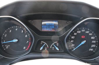2012款福特新福克斯