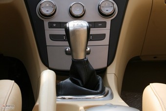 2010改款奇瑞A3内饰