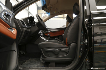 2015款宝骏560 1.8L手动精英型