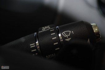 2010款捷豹XJ全景奢华版车辆内饰