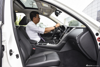 2014款英菲尼迪Q50 3.7L自动舒适型