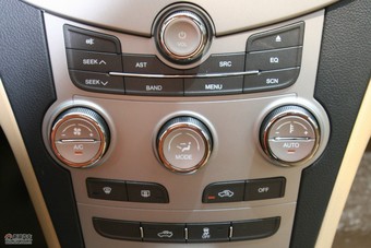 2010改款奇瑞A3内饰