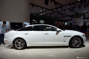 2014年第12届广州国际车展 图为：捷豹XJL剑桥限量版