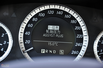 2011款奔驰E200 CGI优雅型内饰