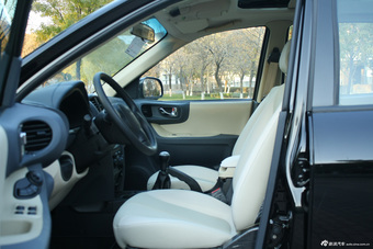 2012款圣达菲2.0L手动汽油天窗版