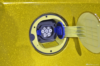 2014年第12届广州国际车展 图为：知豆