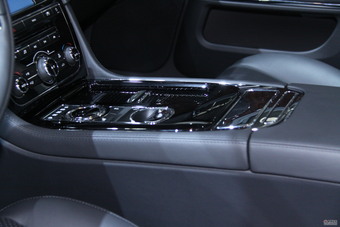 捷豹XJ全景商务车