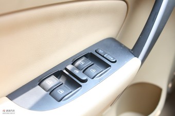 2010改款奇瑞A3内饰