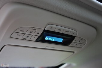 2011款别克GL8豪华商务车3.0 XT内饰图片