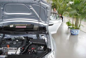 2011款新宝来发动机