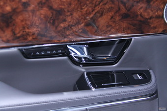 捷豹XJ全景商务车