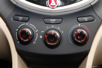2013款和悦A30 1.5L CVT舒适型