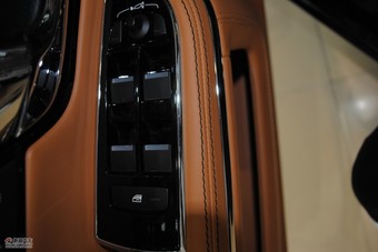 2010款捷豹XJ全景奢华版车辆内饰