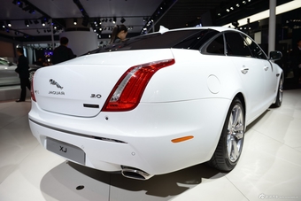 2014年第12届广州国际车展 图为：捷豹XJL剑桥限量版