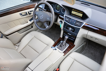2011款奔驰E200 CGI优雅型内饰