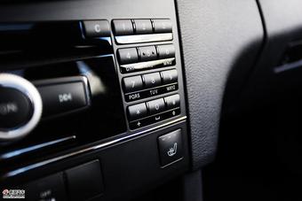 2010款奔驰E300L时尚型尊贵版