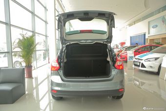 2012款福克斯两厢1.6L手动风尚型