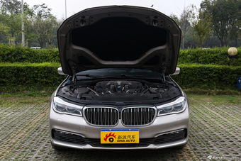 2016款宝马7系750Li 4.4T自动xDrive（四座版）